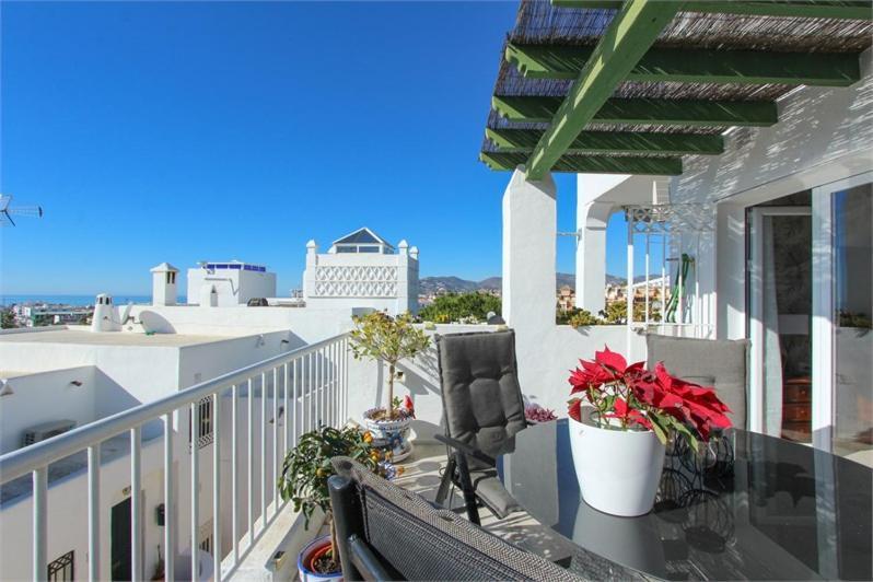 Amazing 3 Bedroom Townhouse In Nerja Extérieur photo