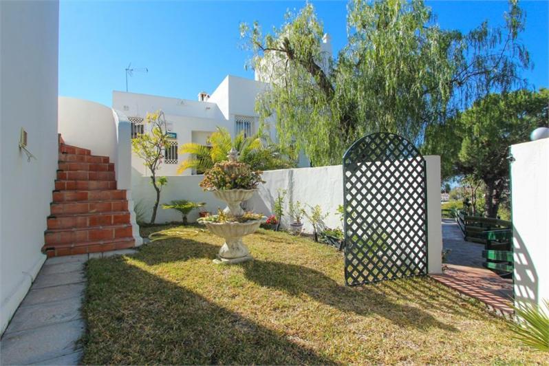 Amazing 3 Bedroom Townhouse In Nerja Extérieur photo