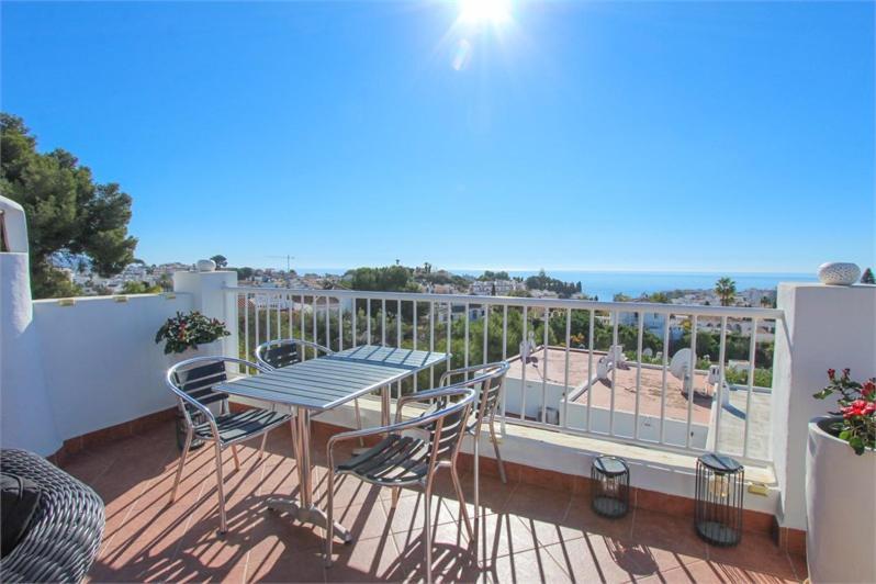 Amazing 3 Bedroom Townhouse In Nerja Extérieur photo