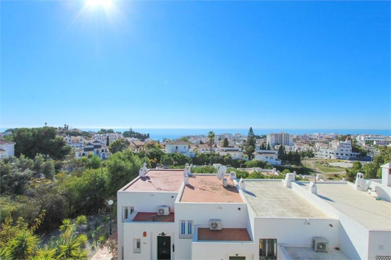 Amazing 3 Bedroom Townhouse In Nerja Extérieur photo